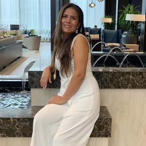 Meet your Posher, Esmeralda